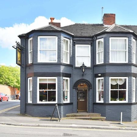 Hotel The Victoria Newcastle-under-Lyme Esterno foto