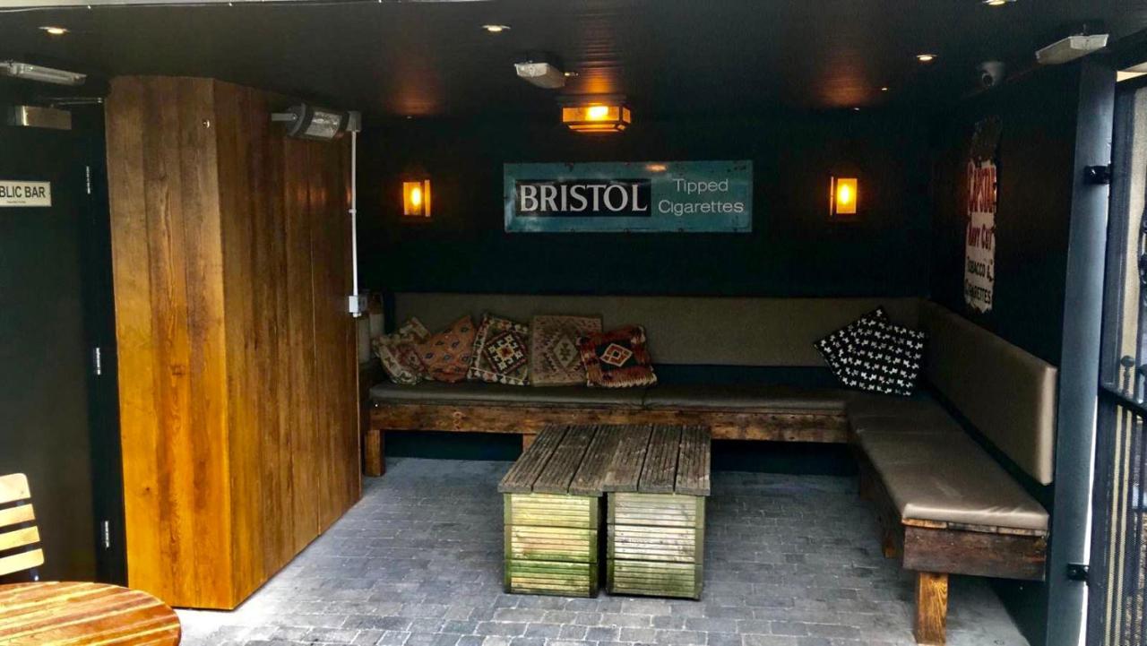 Hotel The Victoria Newcastle-under-Lyme Esterno foto