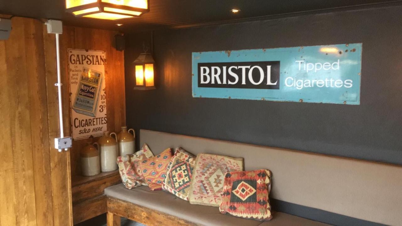 Hotel The Victoria Newcastle-under-Lyme Esterno foto