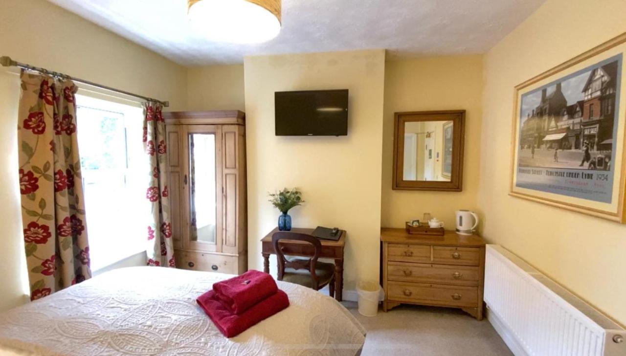 Hotel The Victoria Newcastle-under-Lyme Esterno foto