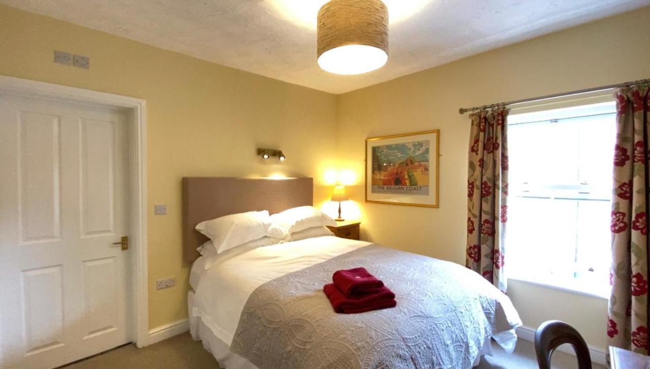 Hotel The Victoria Newcastle-under-Lyme Esterno foto