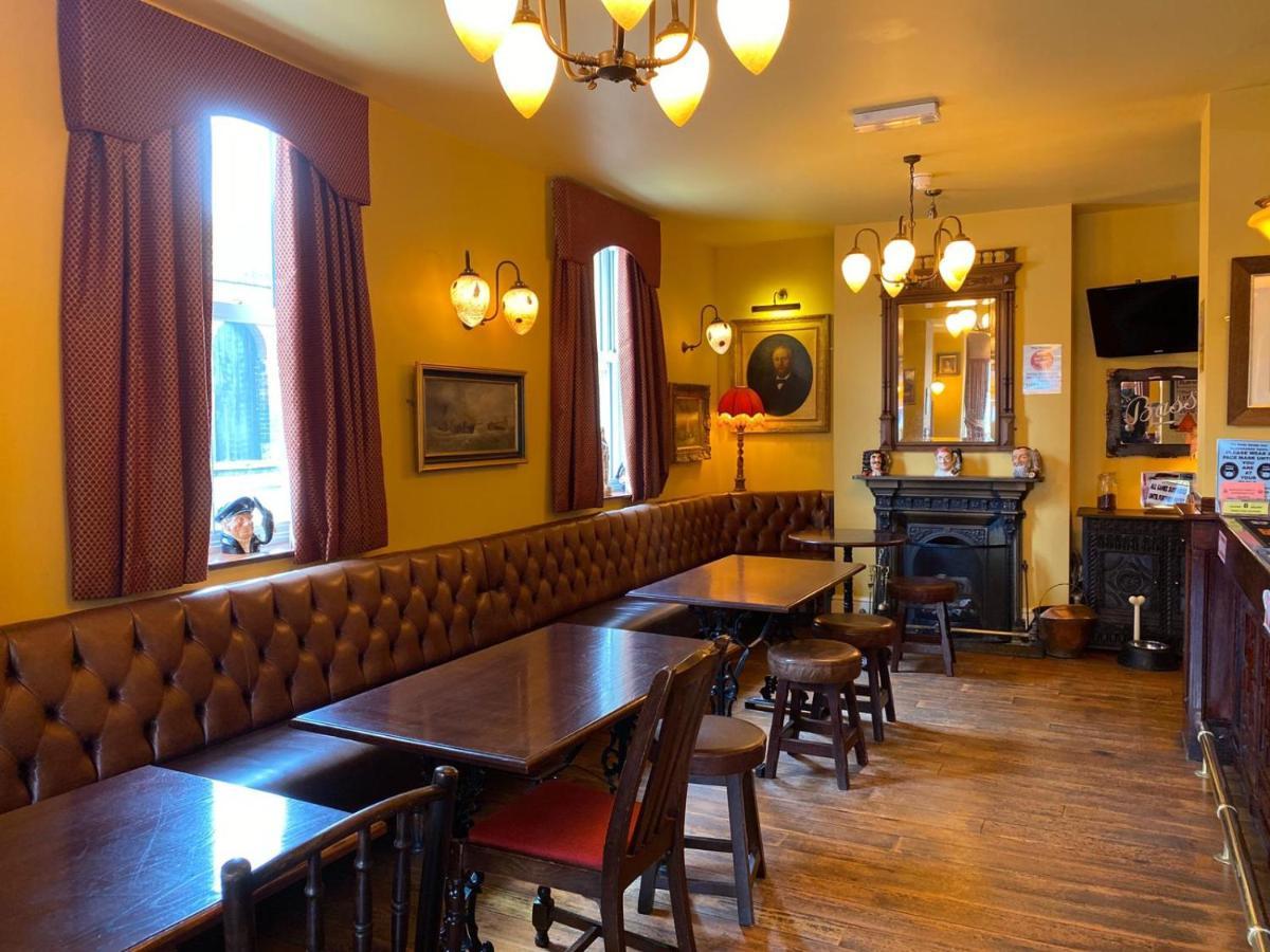 Hotel The Victoria Newcastle-under-Lyme Esterno foto