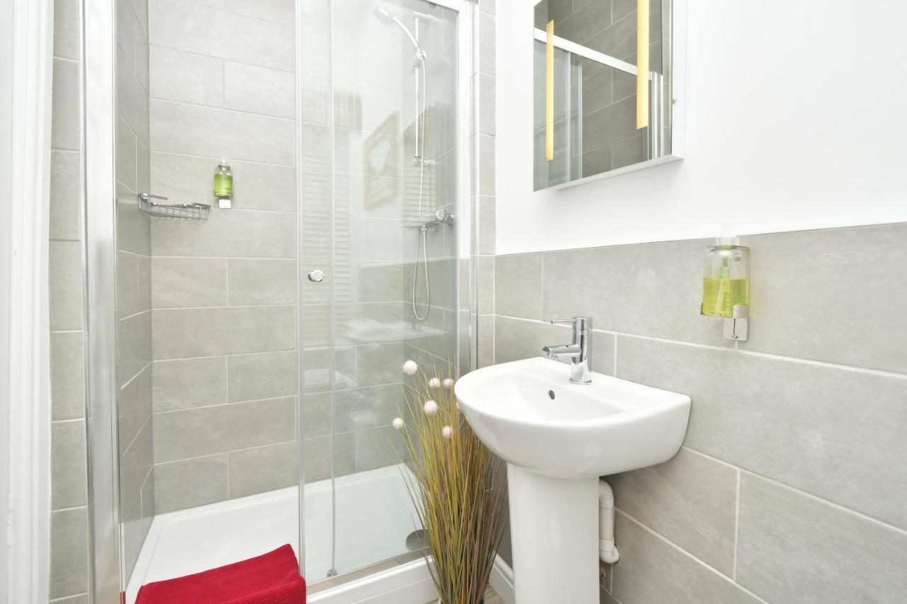 Hotel The Victoria Newcastle-under-Lyme Esterno foto