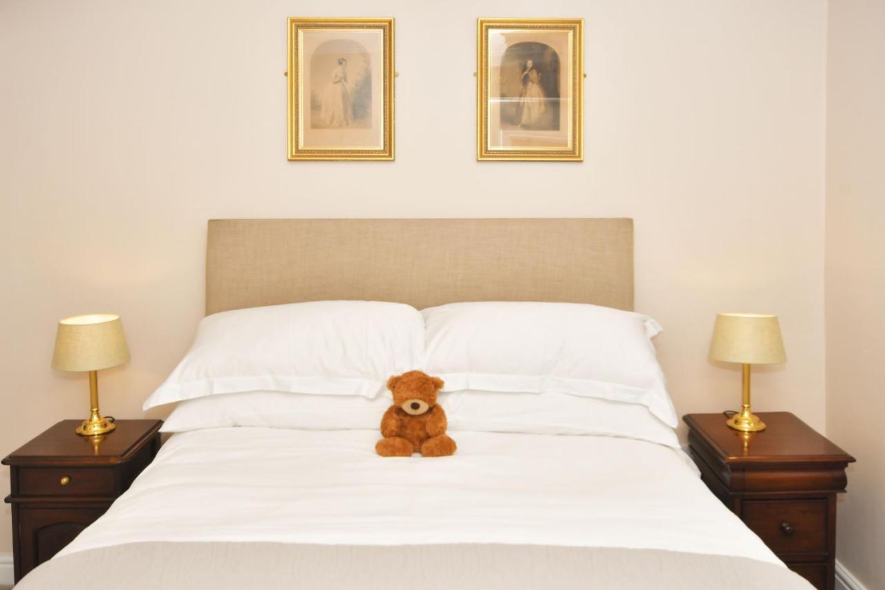 Hotel The Victoria Newcastle-under-Lyme Esterno foto