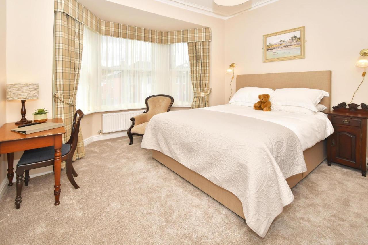 Hotel The Victoria Newcastle-under-Lyme Esterno foto