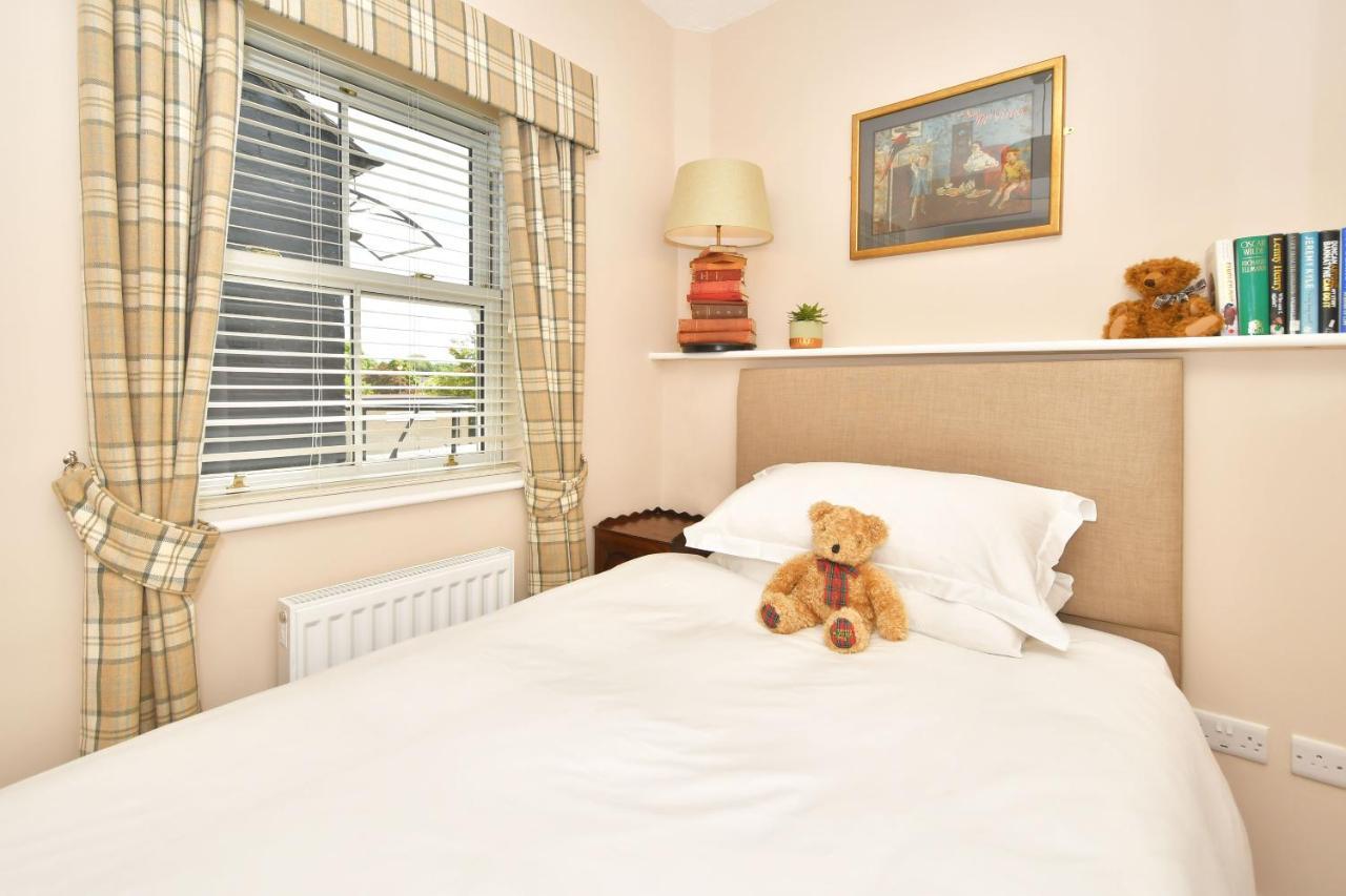 Hotel The Victoria Newcastle-under-Lyme Esterno foto