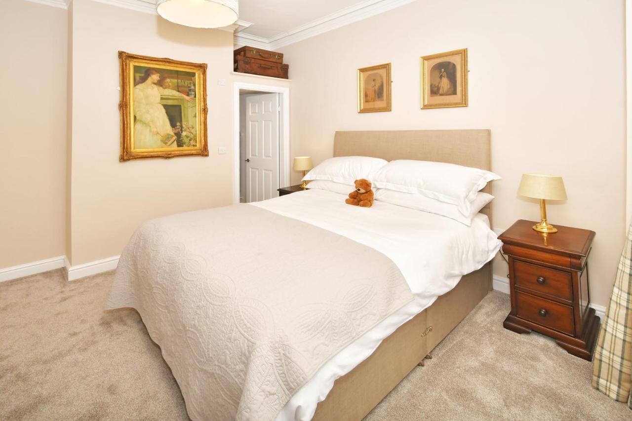 Hotel The Victoria Newcastle-under-Lyme Esterno foto